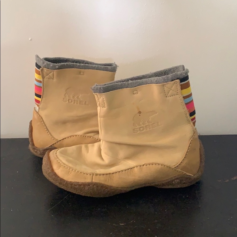 Sorel slip on bootie